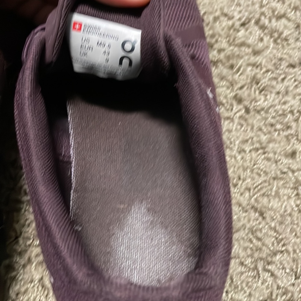 On Cloud Monochrome V2 Mulberry Size 9.5 - Picture 3 of 3